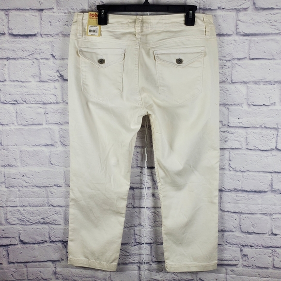 NWT No Boundaries 5 Pocket Capri Jeans, 15, White - Picture 6 of 13
